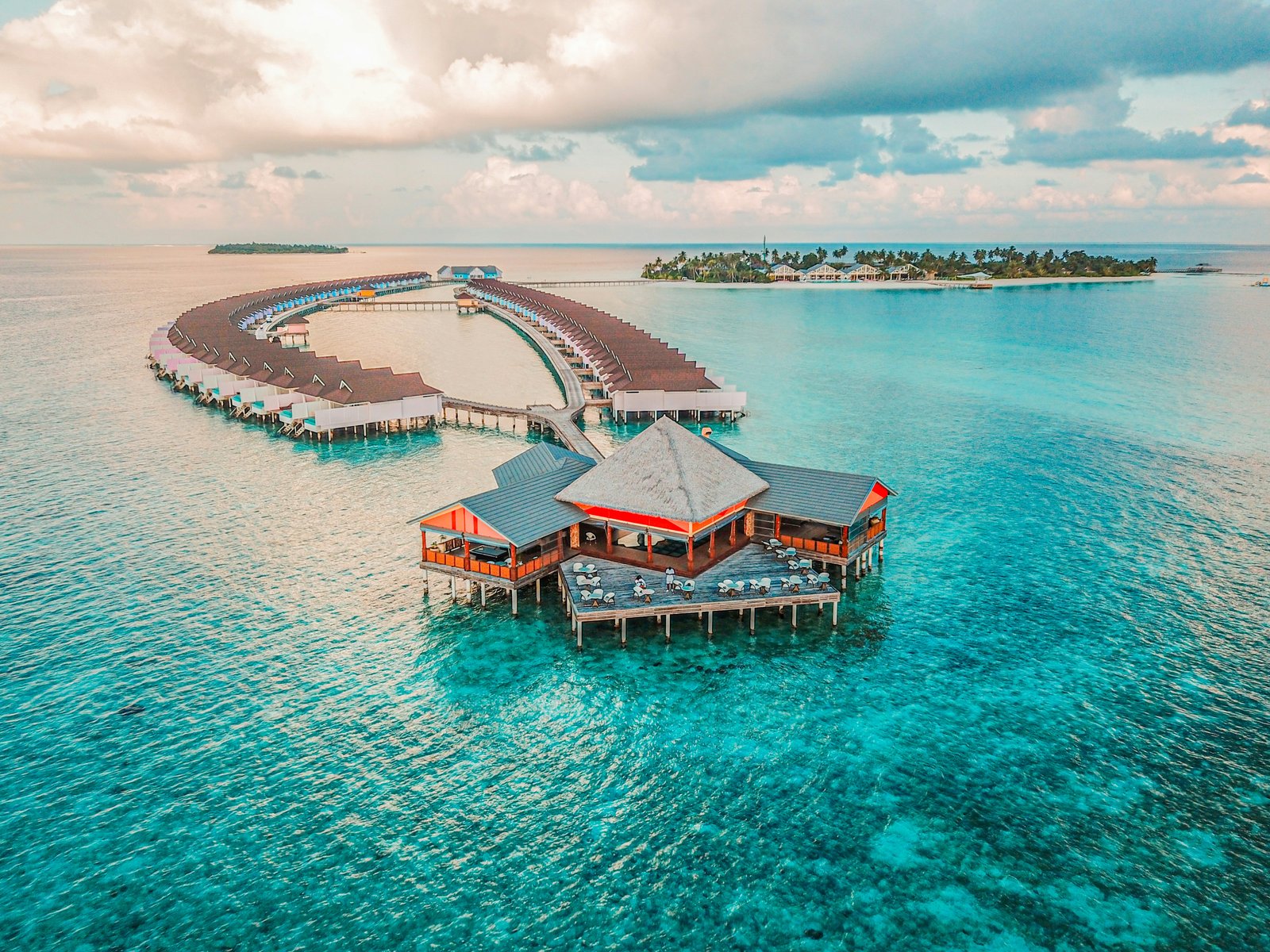 Maldives Luxury Beach Tour Package
